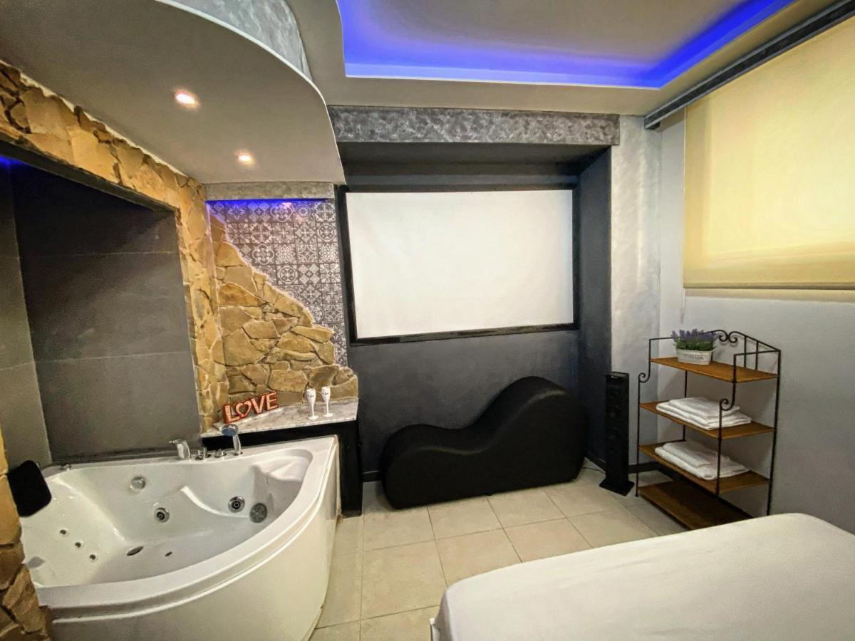Aparta Suite La Nuit Calafell Eksteriør billede